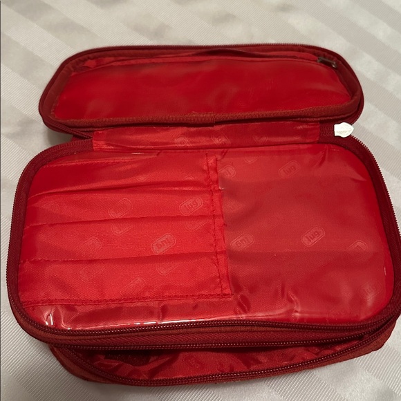 LUG Two-Step Cosmetic Case - Red - Picture 7 of 8